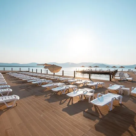 Duja Ξενοδοχείο Ντιντίμ