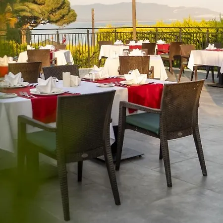 ホテル Duja